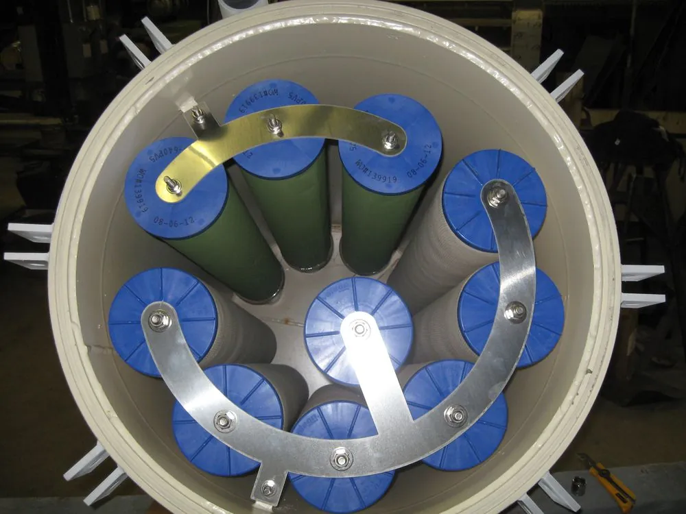 Elementos filtrantes dentro de un recipiente