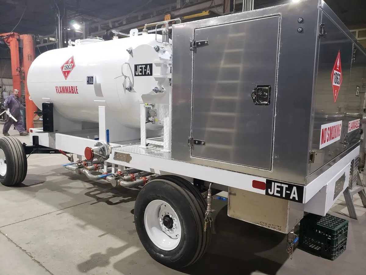 Aviation fuel bowser trailer