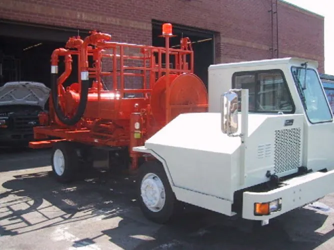 Tractor with hydrant cart